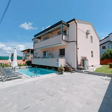 Apartment Slavica *